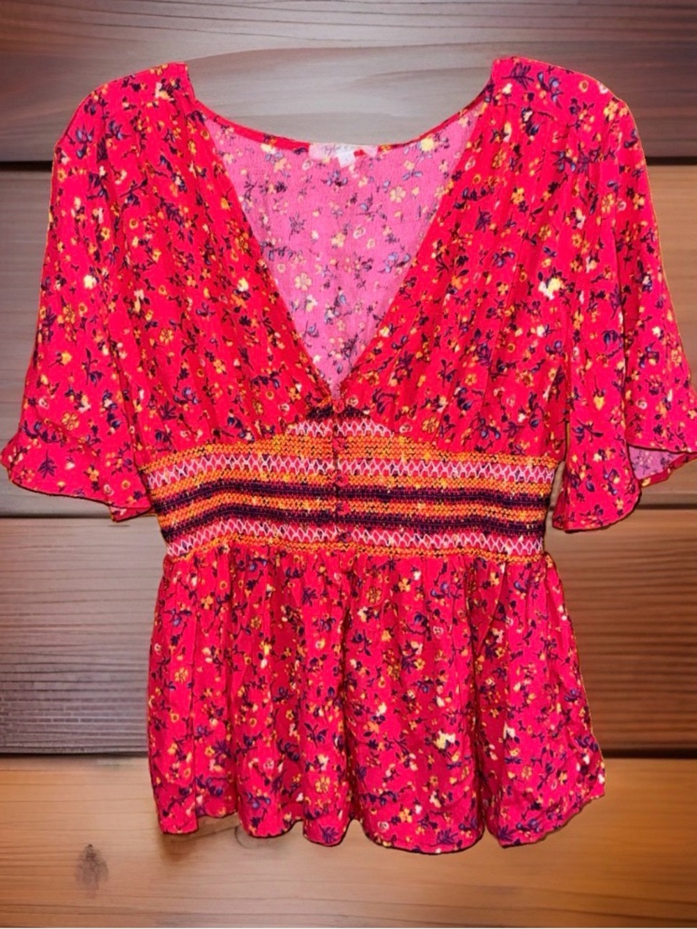 NWT Taylor & Sage Bright Red Floral V-Neck Smocked Waist Top—L